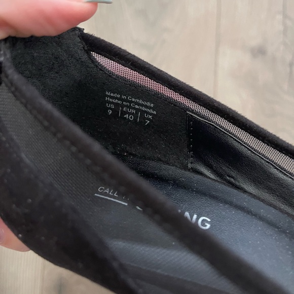 Call it Spring Black Pumps - Picture 3 of 3